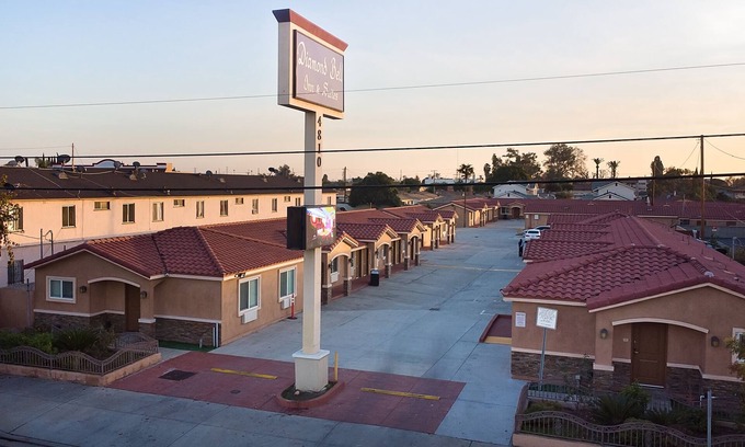 Bell Hotel | Diamond Bell Inn & Suites