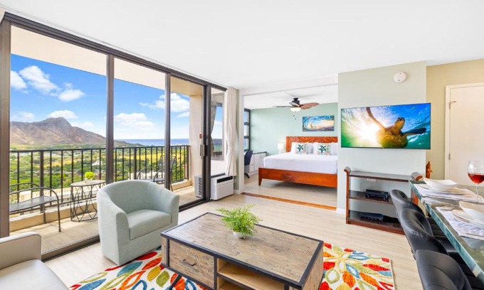 Waikiki Apartamento | Diamond Head Dreams Beach Condo with Ocean View!