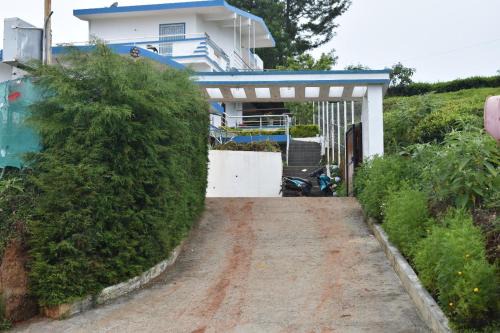 Ooty Cama Y Desayuno | diamond hill view cottage