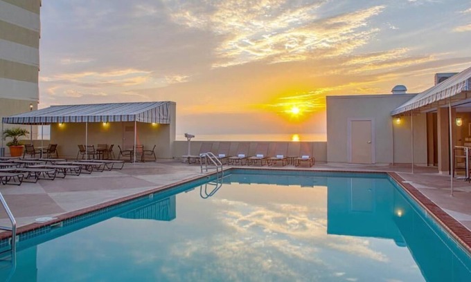 Northeast Virginia Beach Villa | Diamond Resorts Beach Quarters Resort - Studio Accessible Roll in Shower
