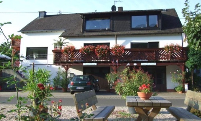 Losnich Apartamento | Die Ferienwohnung hat Eine Einmalig Schöne Ruhige Lage, Direkt am Moselradweg