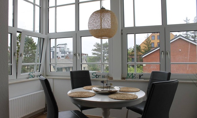 Wittduen Apartamento | Die Ferienwohnung Therese 2 Seeperle im Hochparterre des Hauses ist Eine 2-zimmer-ferienwohnung mit Schlafmöglichkeiten für 2 bis 4 Personen