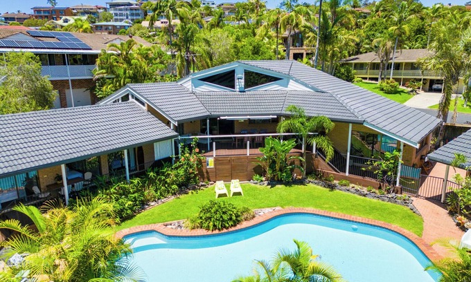 Coffs Harbour Casa | Diggers Beach Surf House, Pool, Pet Friendly