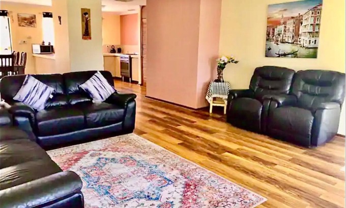 Piccadilly Casa | Diggers Dealers Accommodation