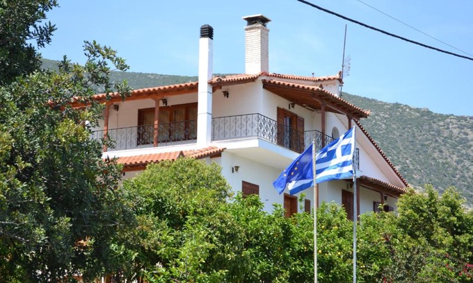 Astros Apartamento | Dimitras House