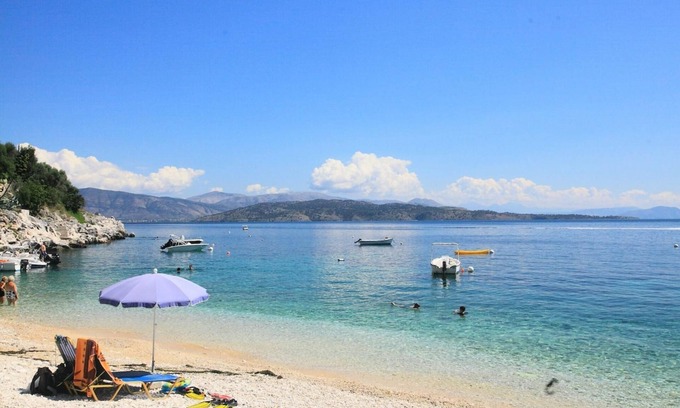 Katavolos Apartamento | Dina Beach front Apartment