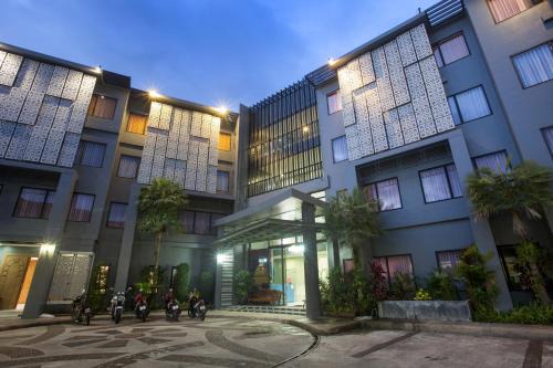 Cherngtalay Hotel | Dinar Lodge
