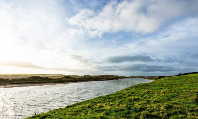 Malltraeth Casa | Dinas Bach - A Fabulously Remodelled Bungalow in Aberffraw