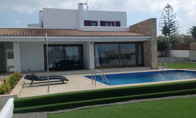 Bahía de San Antonio Villa | VILLA DINASTY SITUADA EN UNA DE LAS MEJORES ZONAS DE IBIZA.