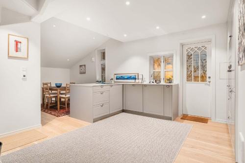 Sandviken Casa | DINBNB Homes l Charming 2-Bedroom Home by the Sea Cozy