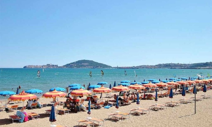 Formia Apartamento | Dinky Home Ático con aire acondicionado y terraza con vistas al mar a 500 metros de la playa.