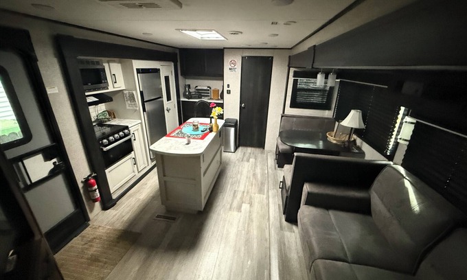 Summerhill Casa | Dinner Is Served! Charming Luxe Trailer w/WiFi, Heat & AC @ the Heart of Atlanta