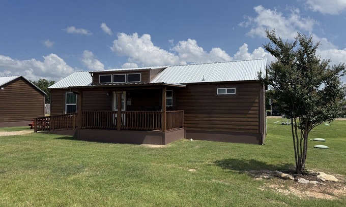 Glen Rose Cabina | Dinosaur Valley RV Park Cabin 7