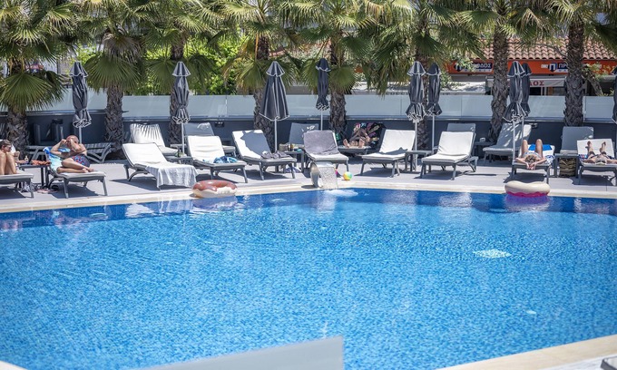 Haniotis Apartamento | Dionysos Hotel & Suites