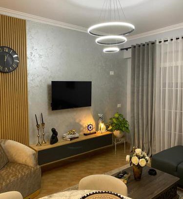 Mbrostar-Urë Apartamento | Dior Apartment