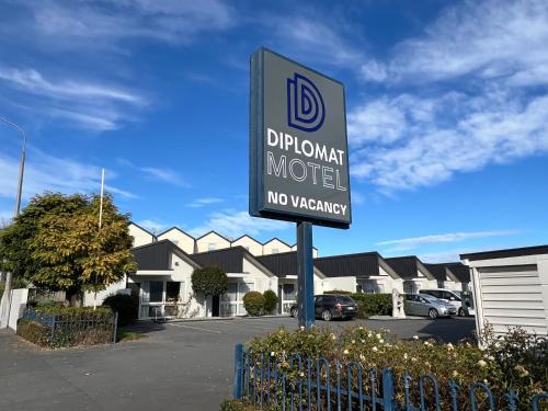 Merivale Hotel | Diplomat Motel
