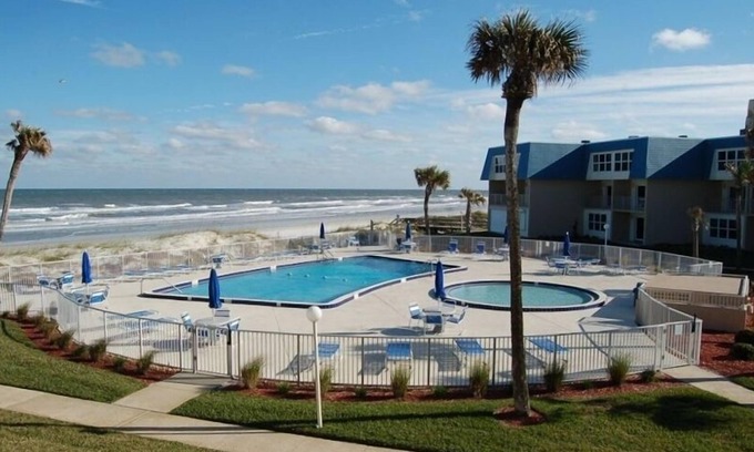 Crescent Beach Condominio | Dir Ocean Beach 2BR / 2BA Condo-