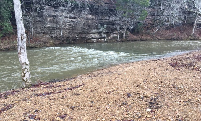 Hohenwald Alquiler De RV | Direct access camping on the Buffalo River with bathrooms/showers!!!