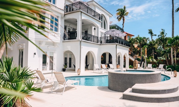 Captiva Casa | Direct Beachfront Villa Sea Palms Estate Captiva Island sleeps up to 30 Pool+Spa