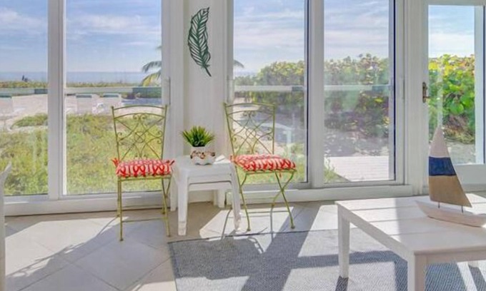 Sanibel Condominio | ¡Frente directo al golfo! Completamente renovado moderno 2 dormitorios!