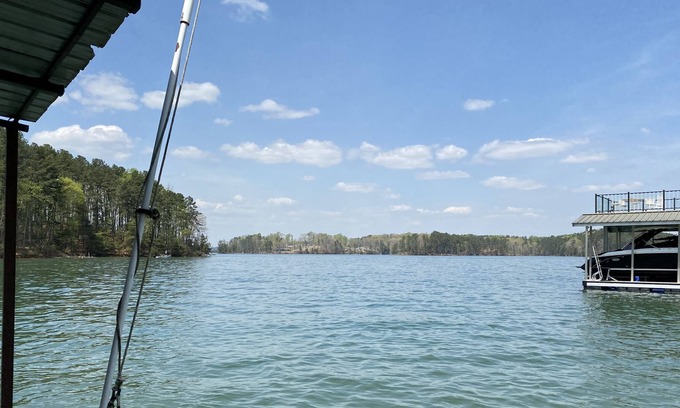Buford Casa | Direct Lakefront House w/Awesome Views