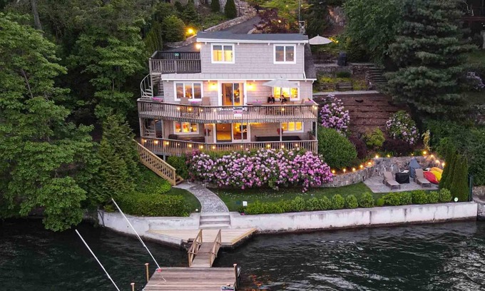 New Fairfield Casa | Direct Lakefront Living - Floating Dock, Boat Watching, Kayaks, & EV Charger