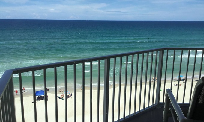 Daytona Beach Condominio | Directamente frente al mar, recién renovado 2 dormitorios, 2 baños condominio - No Drive Beach