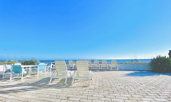 Boardwalk Casa | AÑO FINAL DE VENTA SOLO $ 375 / PM (no pico) -DUROS 14- ENORME FRENTE AL MAR CERCA DE FLAGLER AVE!