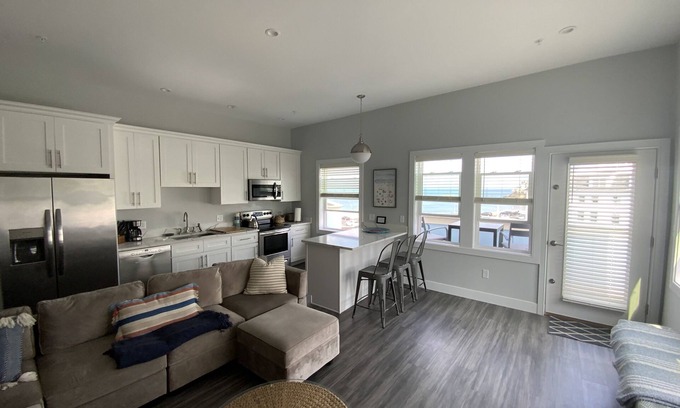 Hull Casa | Direct Ocean Front Condo with large wrap around balcony