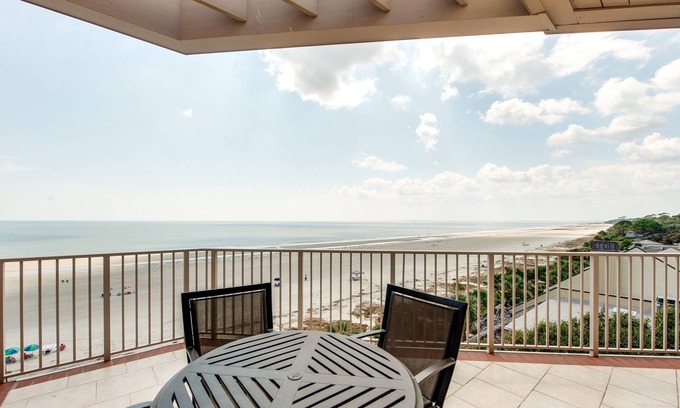 Beach Lagoon Villa | Directo OCEANFRONT Piso de esquina superior Condo con actualizaciones a montones!