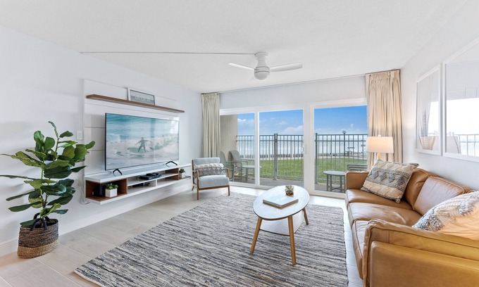 Satellite Beach Condominio | Direct Oceanfront - Planta baja con excelentes vistas