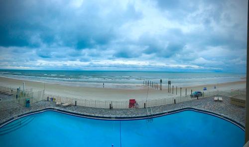 Daytona Beach Apartamento | Direct Oceanfront Coastal Bliss