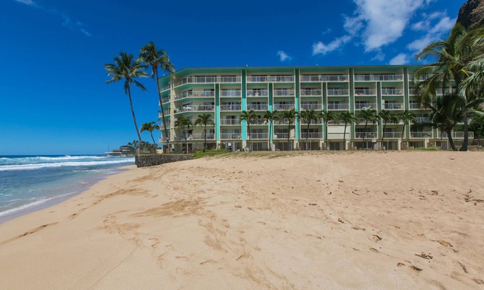 Makaha Apartamento | Makaha Shores. Frente al mar directo, gran surf, totalmente renovado