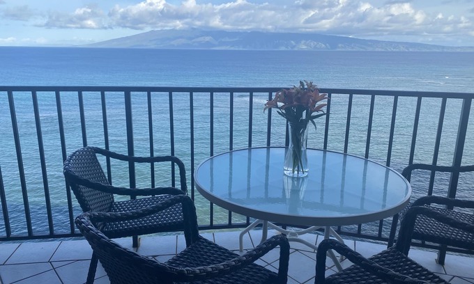 Napili-Honokowai Complejo | Direct Oceanfront, unobstructed ocean view top floor penthouse quiet & private.