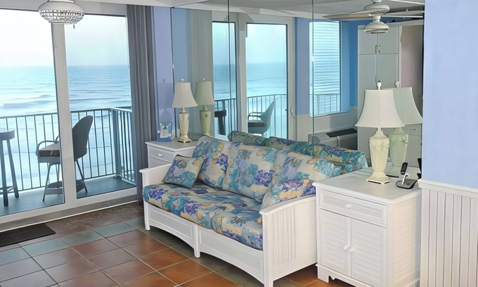 Lenox Park Condominio | VISTAS FRENTE AL MAR DESDE LA SALA Y EL DORMITORIO: CONSULTE NUESTROS AHORROS DE ÚLTIMO MINUTO