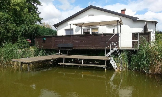 Neukloster Casa | ubicación directa en el mar con bote, se admiten mascotas, terraza, no fumadores