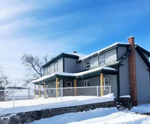 Colebrook Casa | Direct trail access/central location/Ample parking