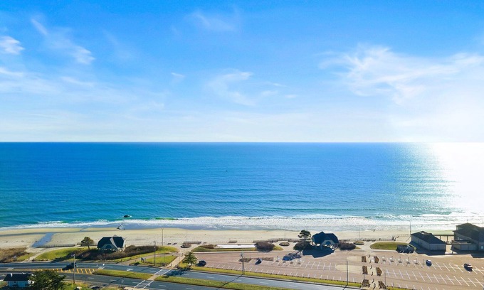 Eastward Look Casa | Direct water views across from Scarborough beach