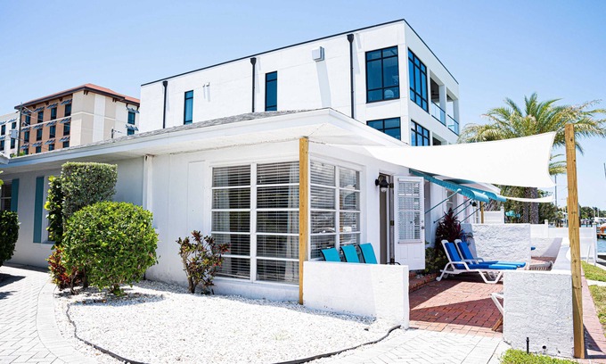 Bay Esplanade Villa | VILLAS DIRECTAS FRENTE AL AGUA