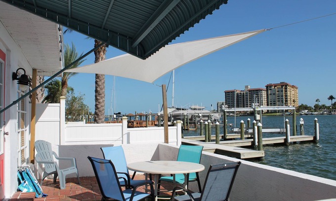 Bay Esplanade Villa | Villas frente al mar DIRECTO