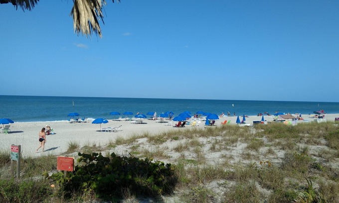 Englewood Condominio | Directamente en Manasota Key con golfo y acceso a playa privada!