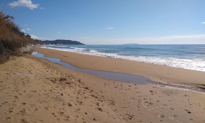 Ag. Georgios Casa | DIRECTLY ON THE SEA BEAUTIFUL APARTMENT for 2 to 4 guests