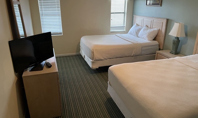 Atlantic Beach Condominio | DISCOUNTED 50%! Oceanfront 2-bedroom Condo for Memorial Day Week!