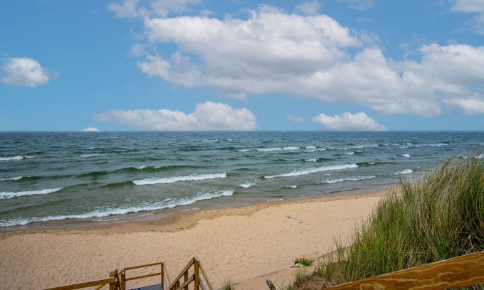 Shelby Cabaña | Discounted Fall Family Getaway With Lake Views