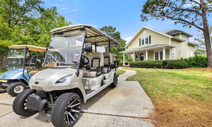 Laurel Grove Casa | DISCOUNTED!-LAKE FRONT~Golf Cart**~ FREE Activities, Pool, Hot tub, Gym, WiFi