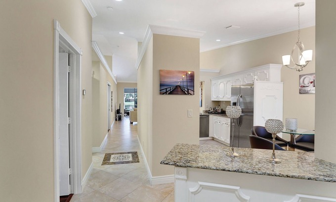 North Naples Villa | ¡Increíble villa con piscina privada y tranquilas vistas al lago!