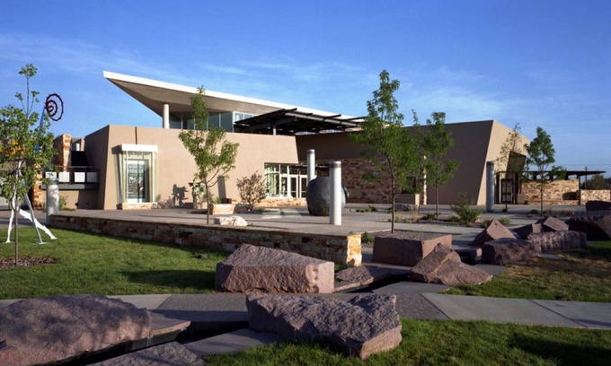 Albuquerque Hotel | Discover Albuquerque from a Warm Hotel Room Base Near Airport