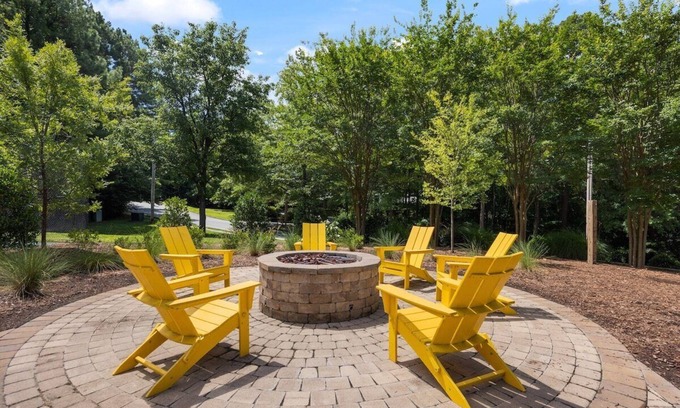 Carrboro Apartamento | Discover an inviting apartment, just 5 mins from UNC & Franklin St