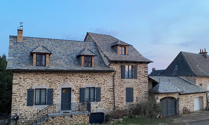 Estaing Casa | Discover authentic Aveyron in the heart of a hamlet near Estaing.
