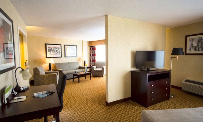 South Portland Hotel | Discover Downtown Portland - Stay in Comfort w/ Indoor Pool | Pets are Allowed